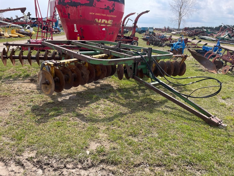 Tillage - Discs  John Deere 210 Disc - 13 Foot Photo